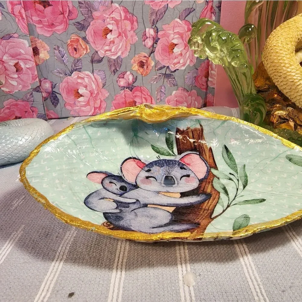 DECOUPAGE CLAM SHELL DECOUPAGE TRINKET DISH WITH KOALA BEAR AND BABY